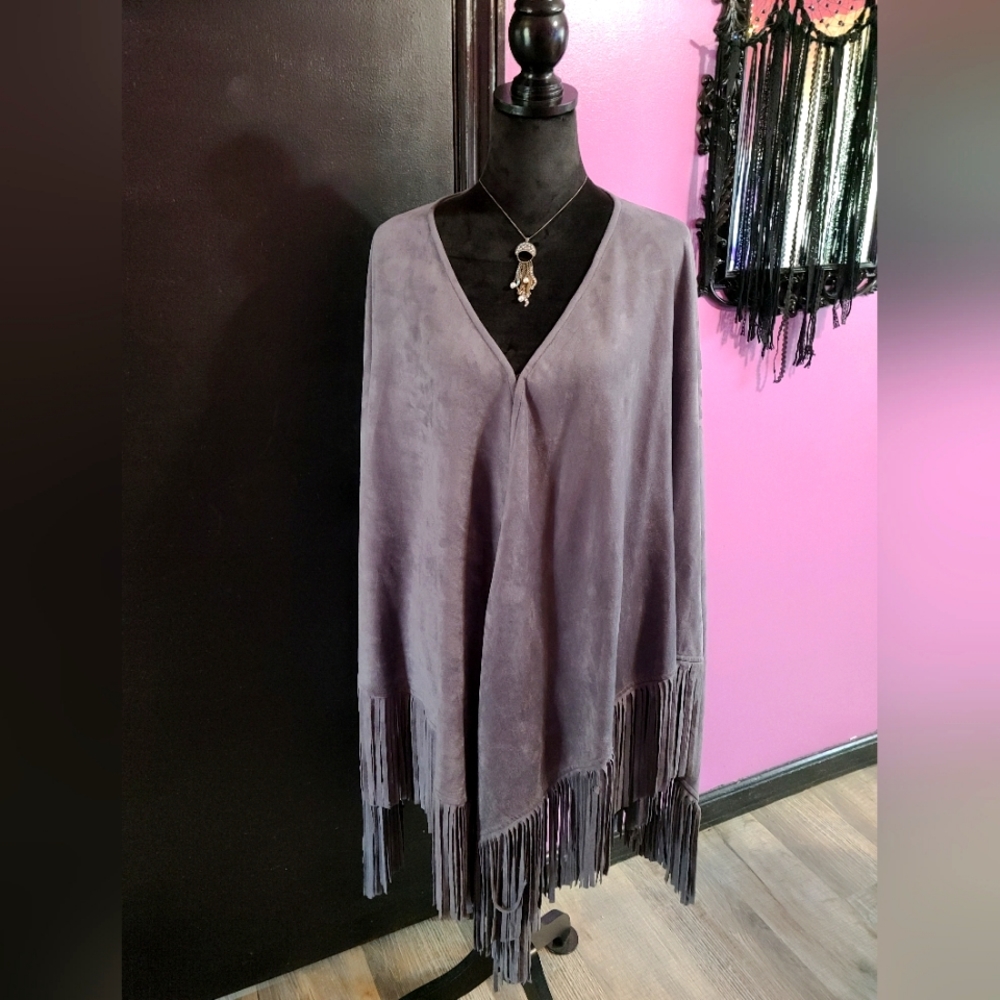 🩶Grey Faux Suede Cape NWOT